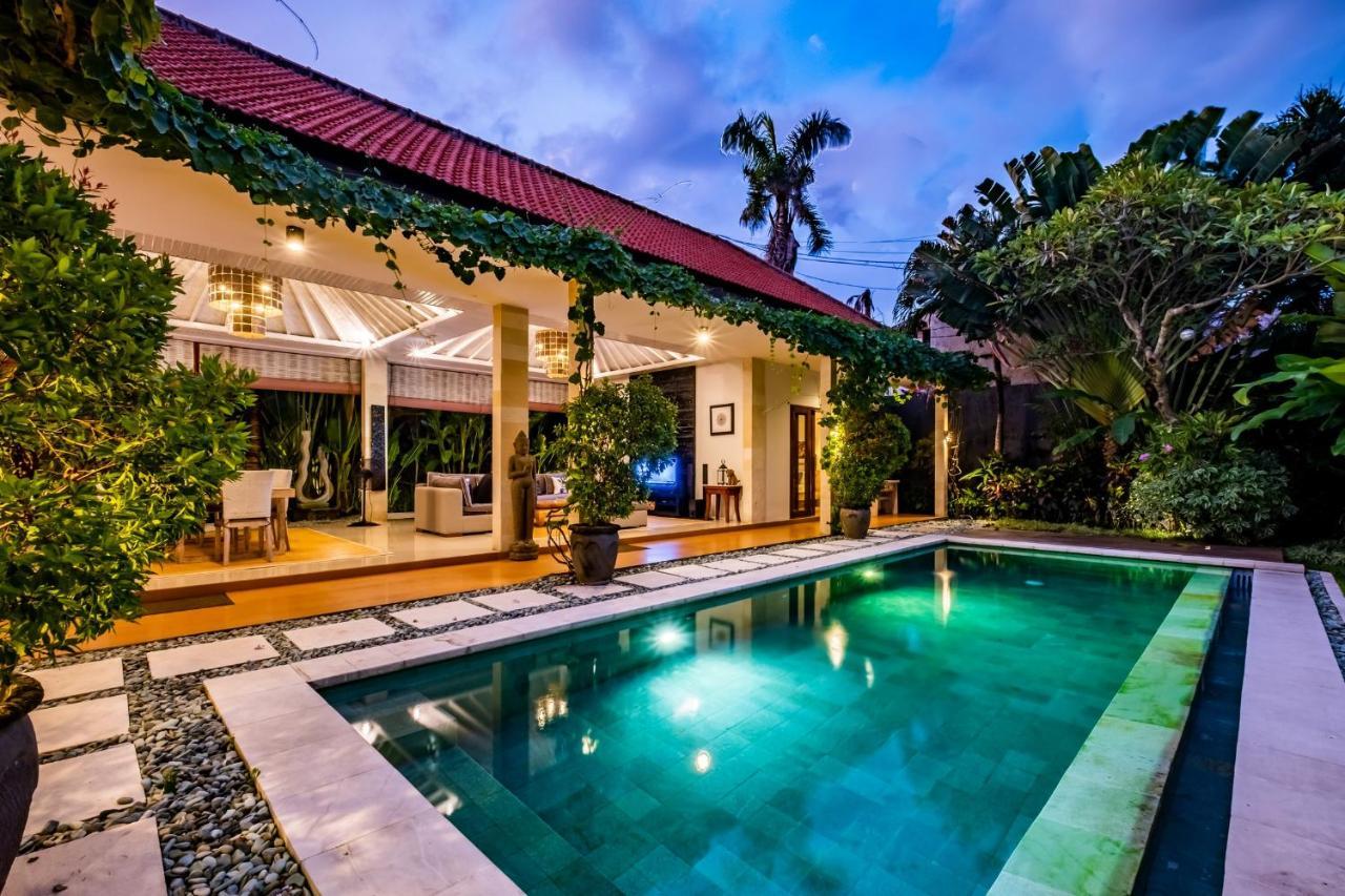 Central Seminyak Villa Martini Exterior foto