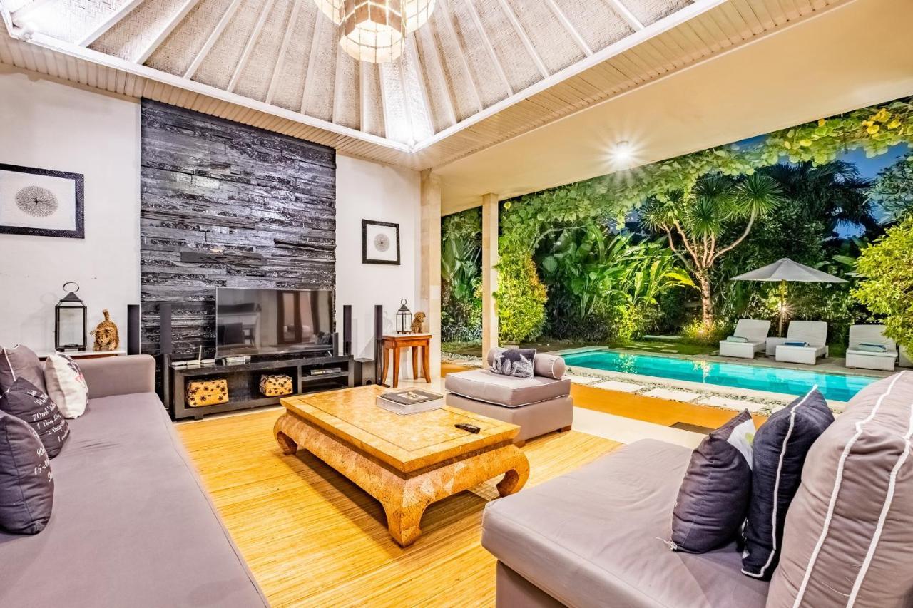 Central Seminyak Villa Martini Exterior foto