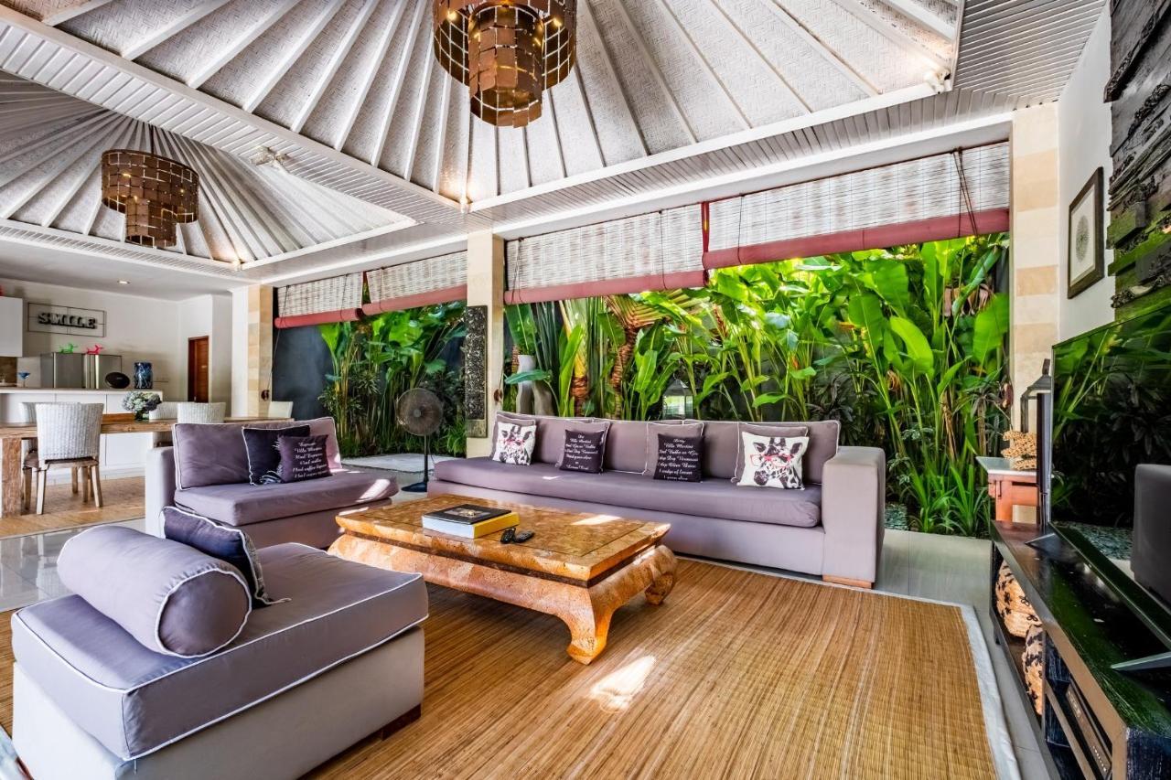 Central Seminyak Villa Martini Exterior foto