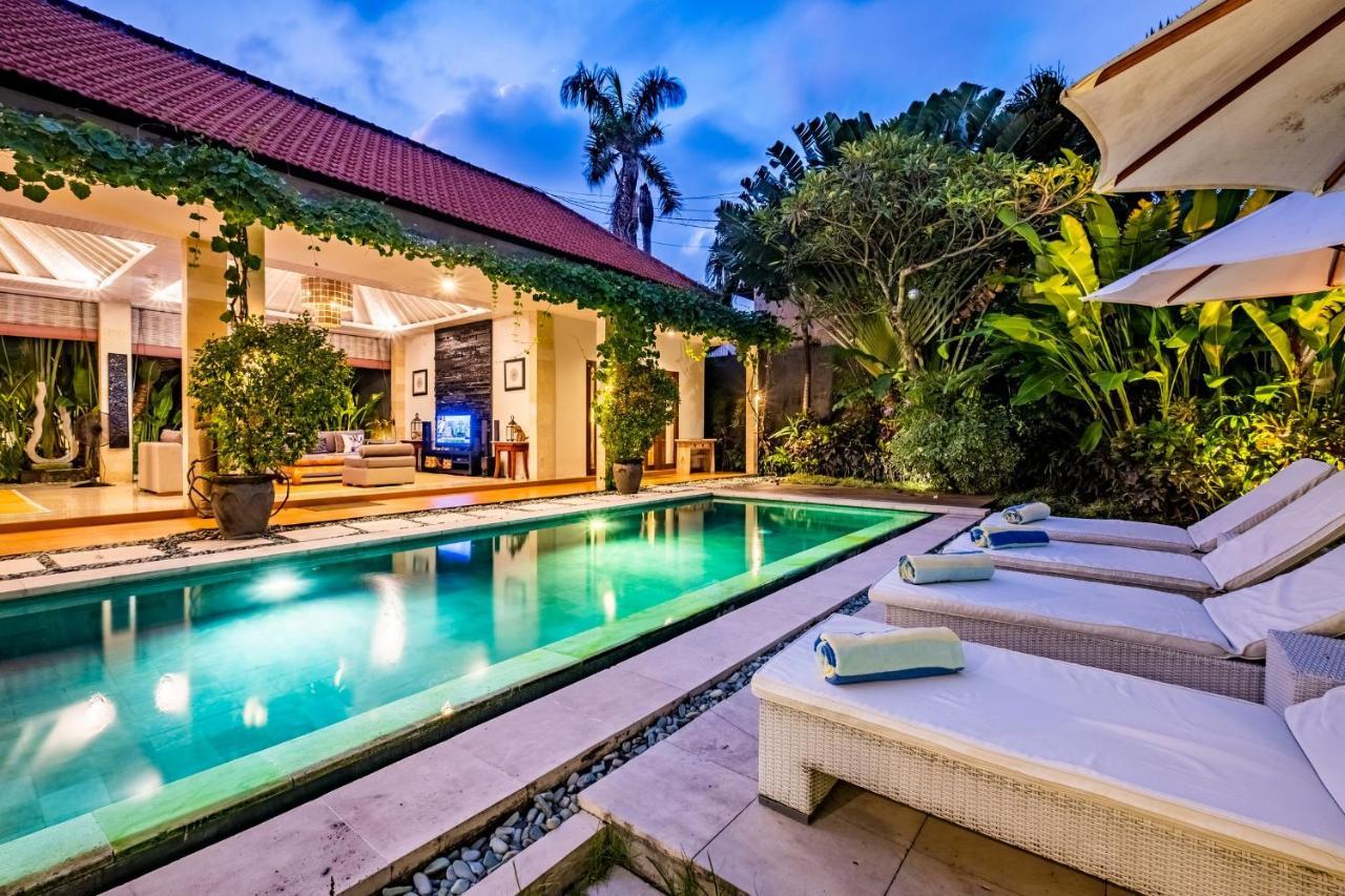 Central Seminyak Villa Martini Exterior foto